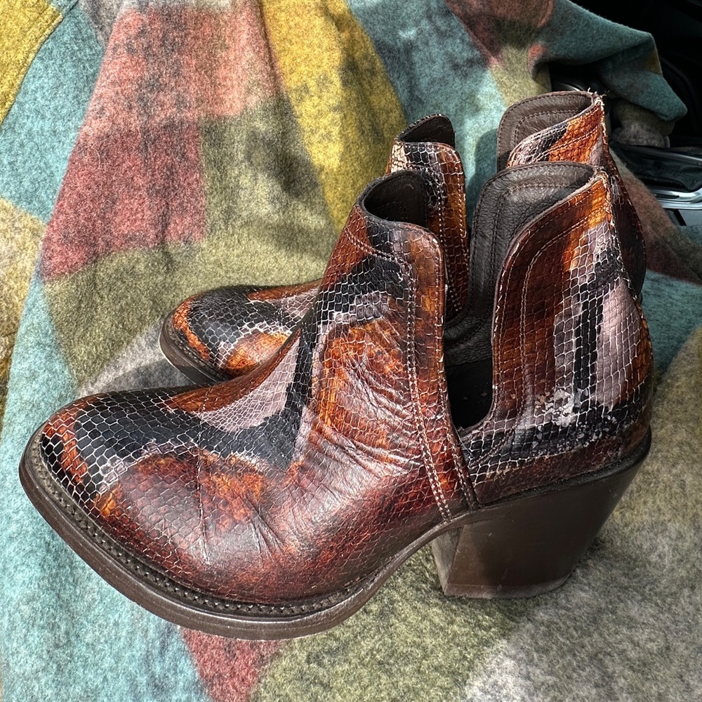 Ariat Dixon booties
